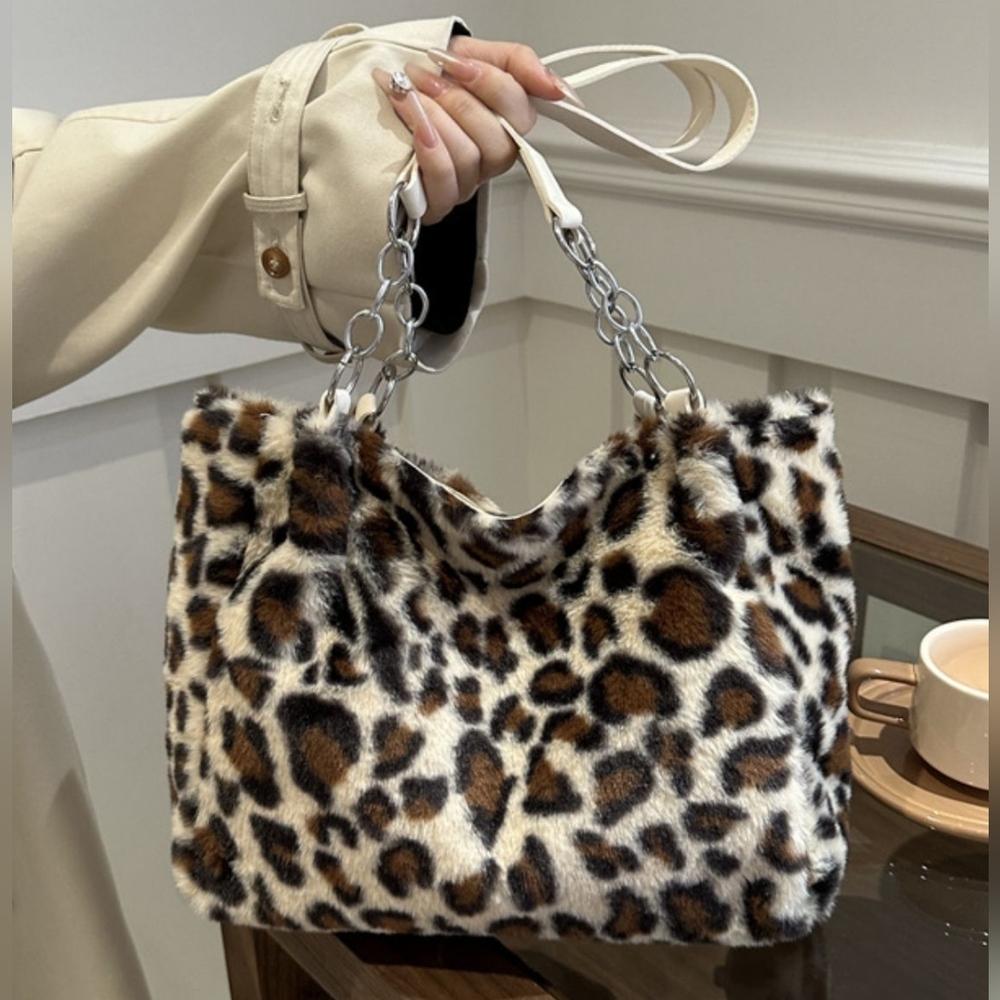 Chic Faux Fur Leopard Shoulder Bag